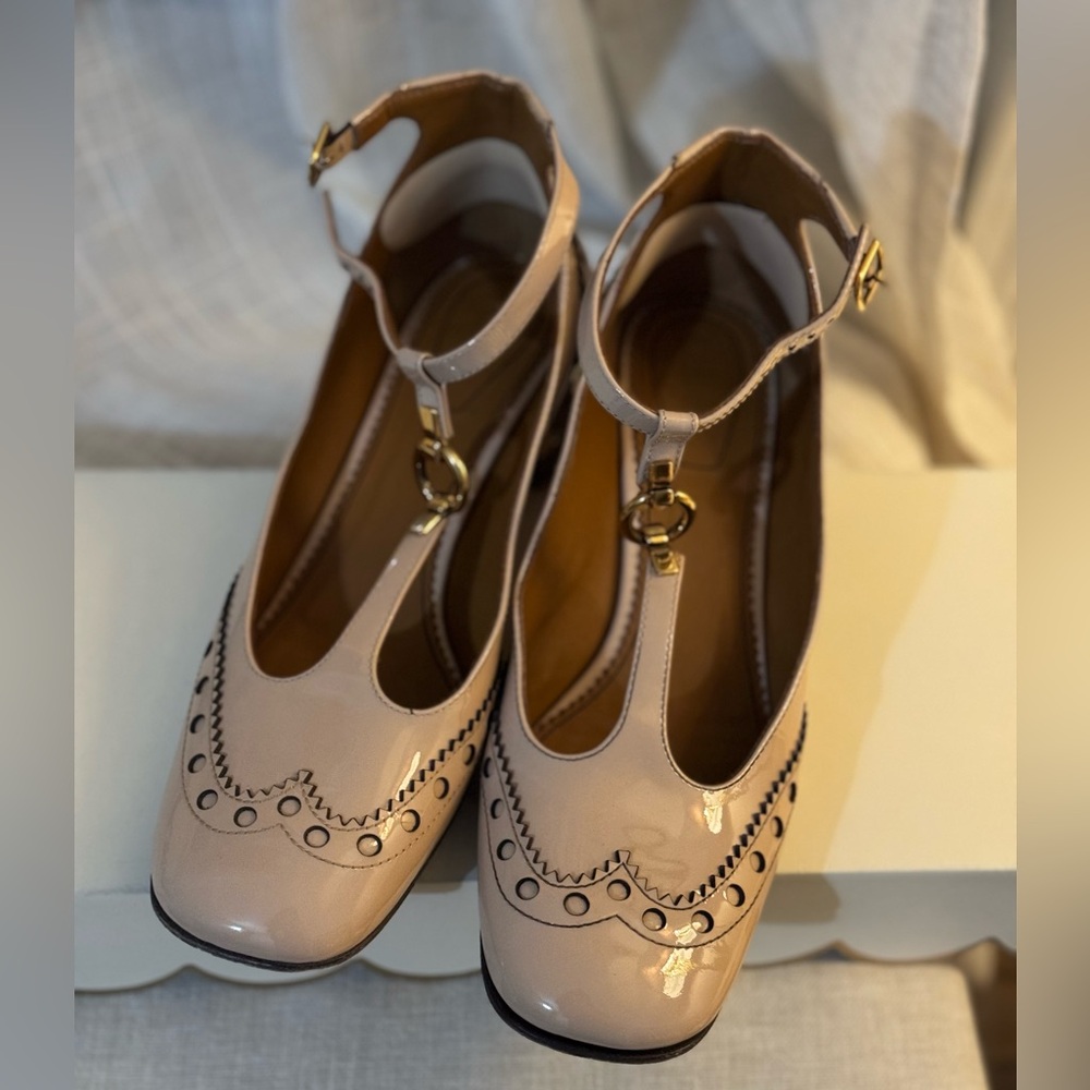 Chloe beige patent leather patent brogue wingtip heels